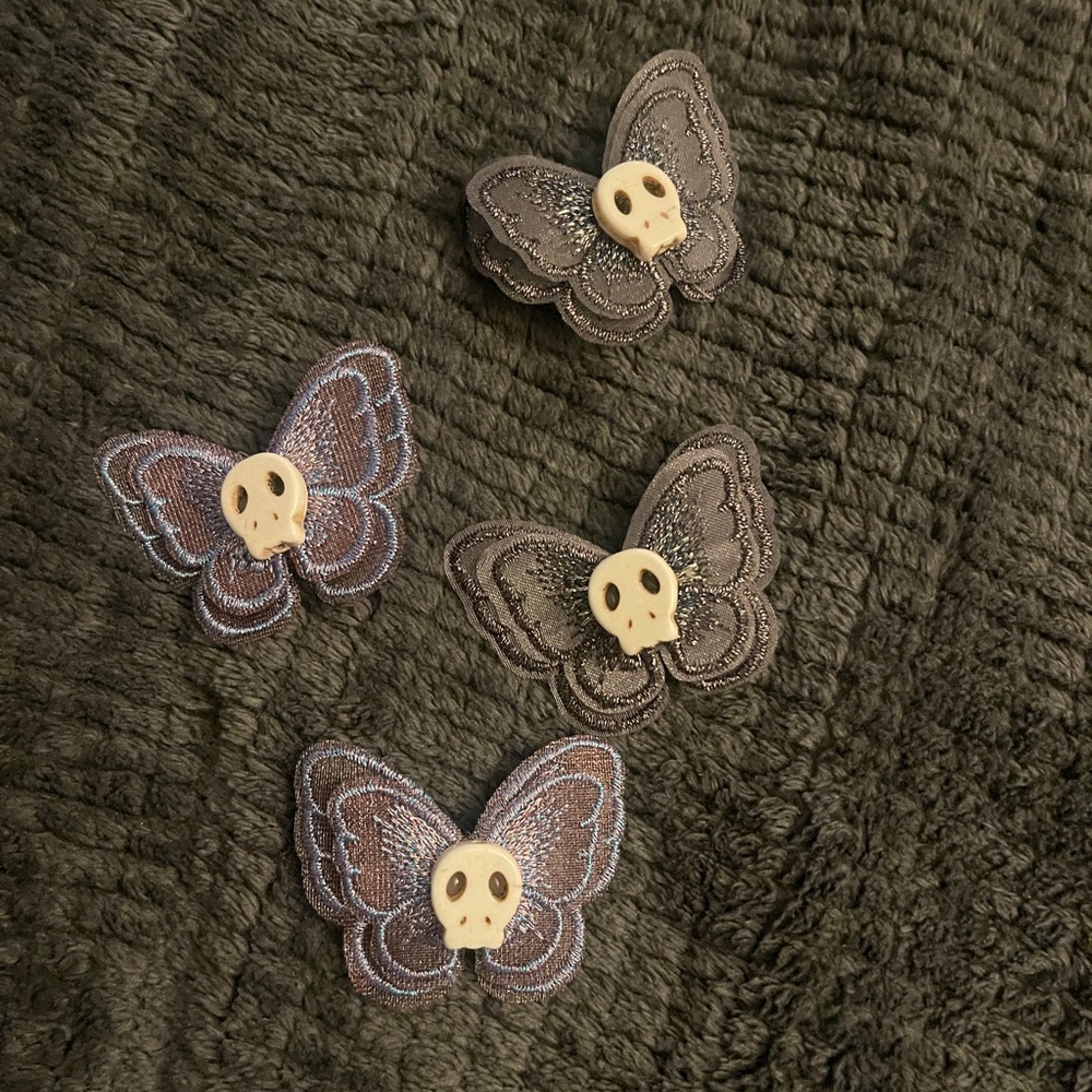 Goth skull hair clips